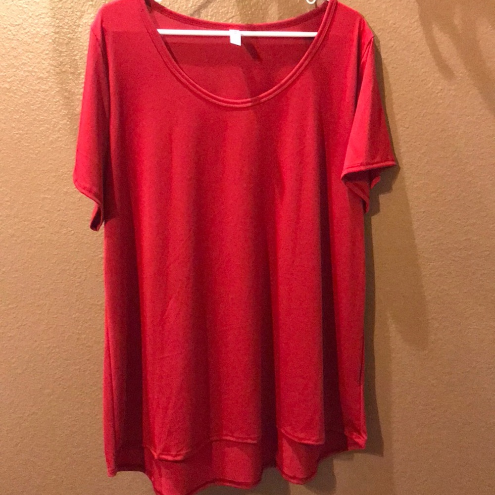 Lula Roe classic tee